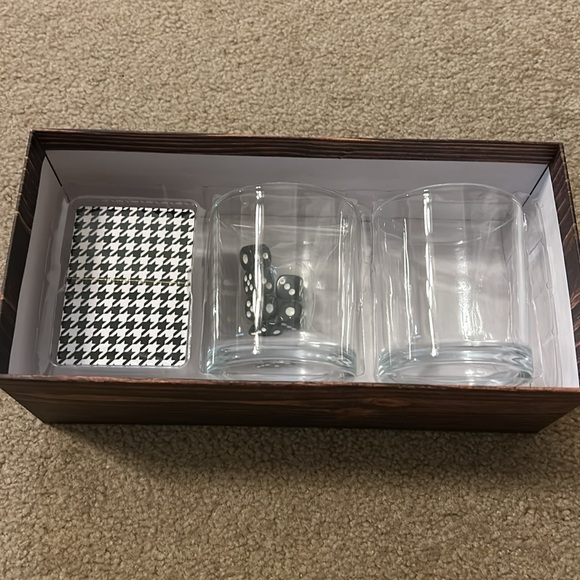 Brand new home lounge game set - Picture 3 of 3